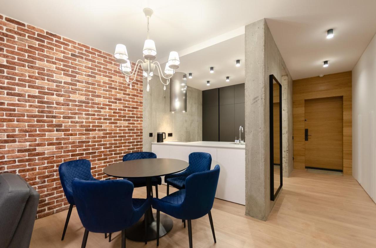Petrovdom 12-95 Loft Apartments At Rc Kvartet, 16Г Vasyl Lypkivskyi Street Kijev Kültér fotó