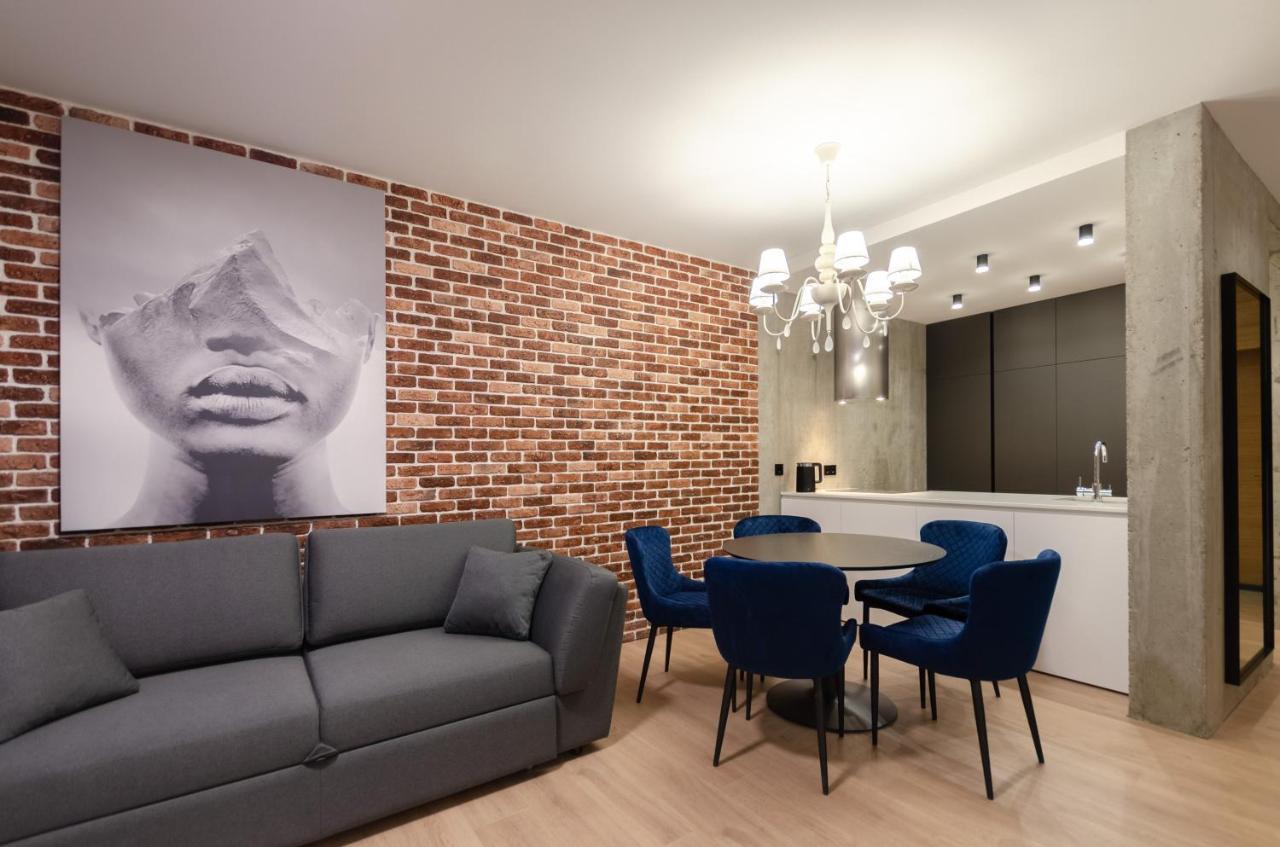 Petrovdom 12-95 Loft Apartments At Rc Kvartet, 16Г Vasyl Lypkivskyi Street Kijev Kültér fotó