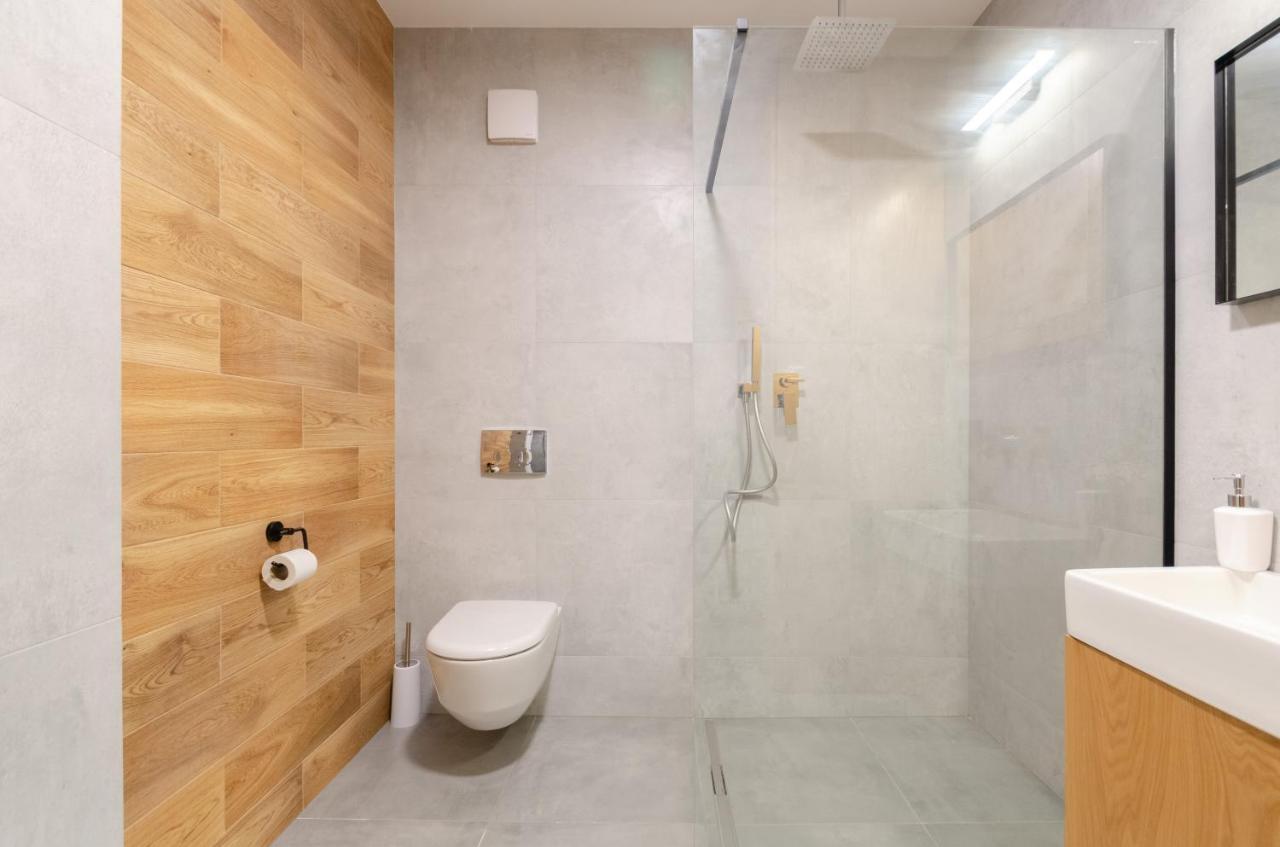 Petrovdom 12-95 Loft Apartments At Rc Kvartet, 16Г Vasyl Lypkivskyi Street Kijev Kültér fotó