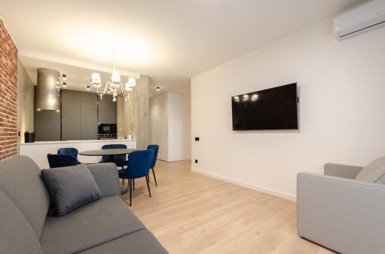 Petrovdom 12-95 Loft Apartments At Rc Kvartet, 16Г Vasyl Lypkivskyi Street Kijev Kültér fotó