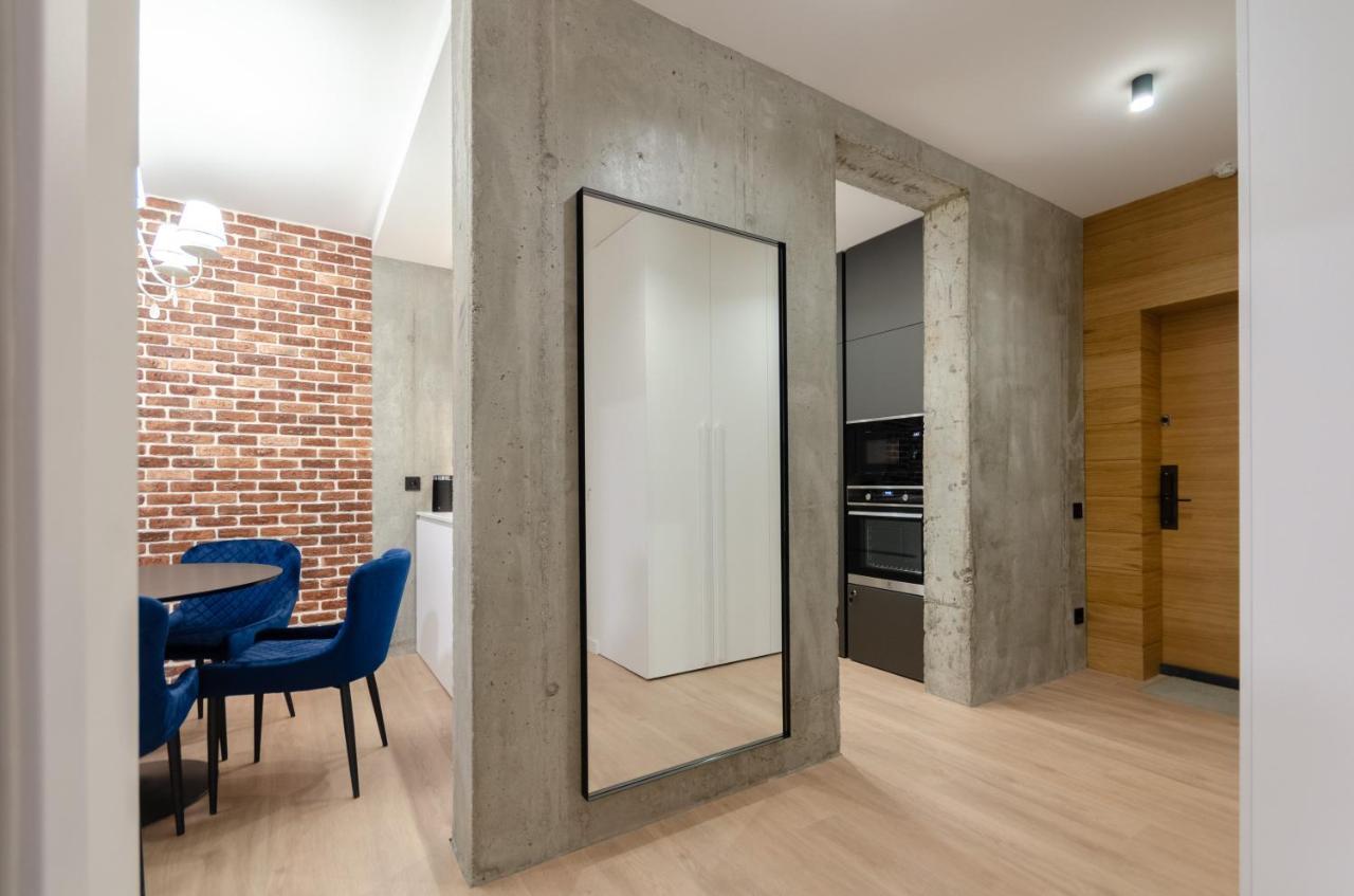 Petrovdom 12-95 Loft Apartments At Rc Kvartet, 16Г Vasyl Lypkivskyi Street Kijev Kültér fotó